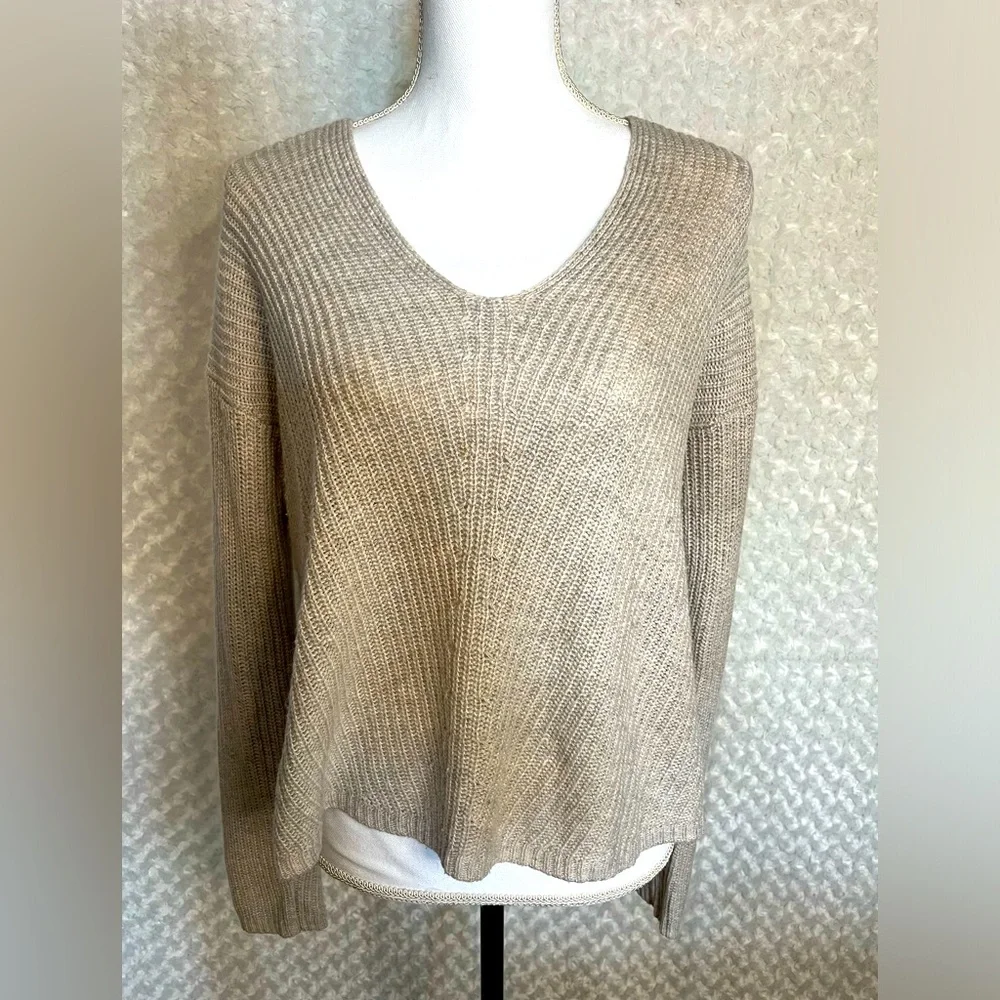Marine Layer v neck sweater size medium - Picture 1 of 7